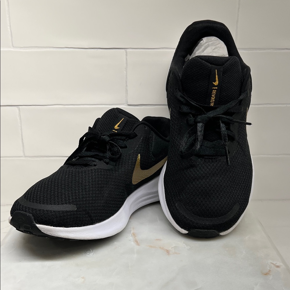 Nike Black & Gold Athletic Running Trainers